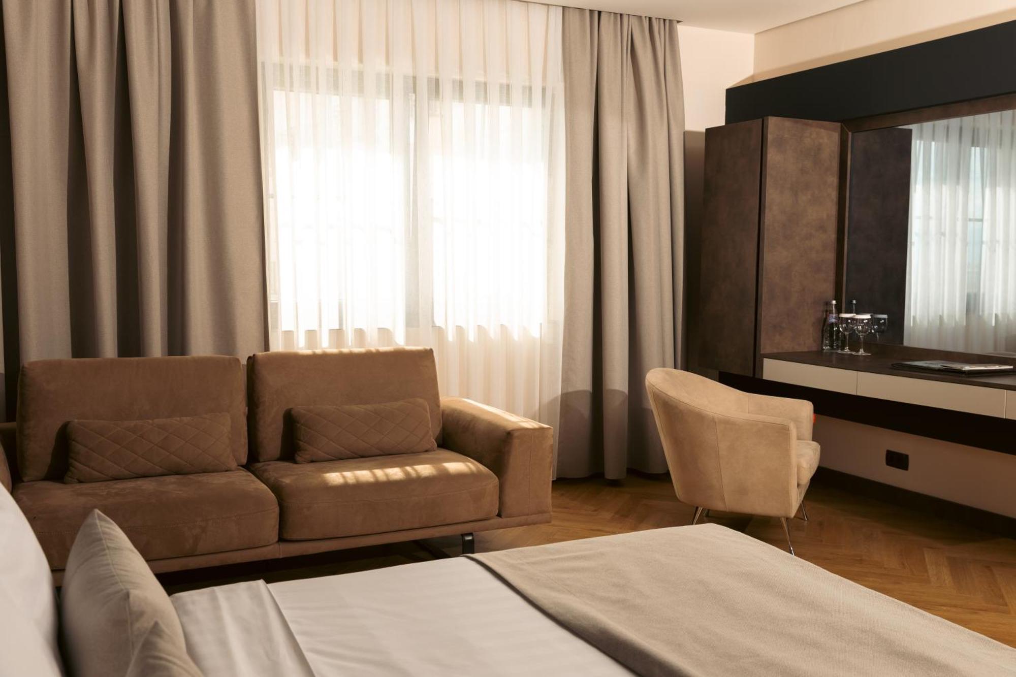 Venus Hotel Lipjan Екстер'єр фото
