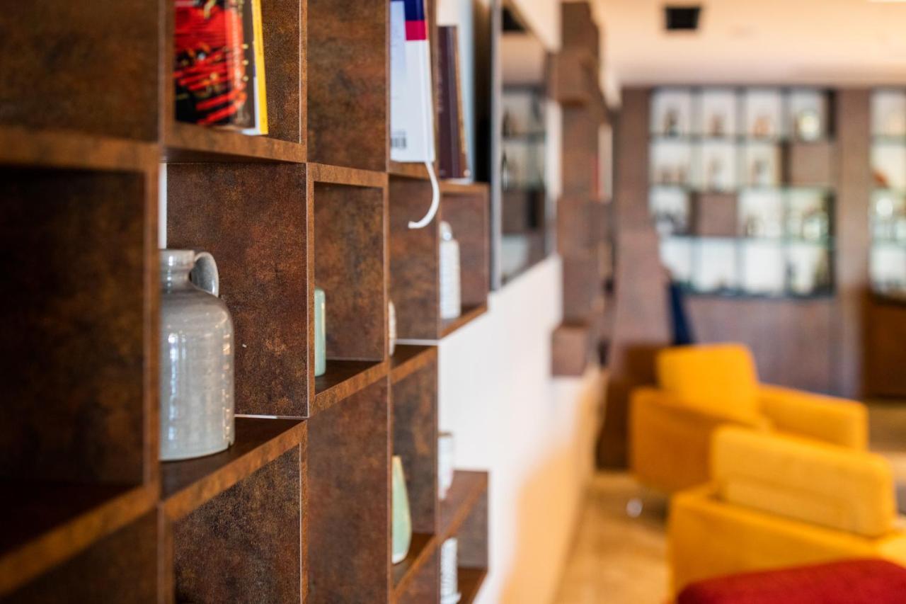 Venus Hotel Lipjan Екстер'єр фото